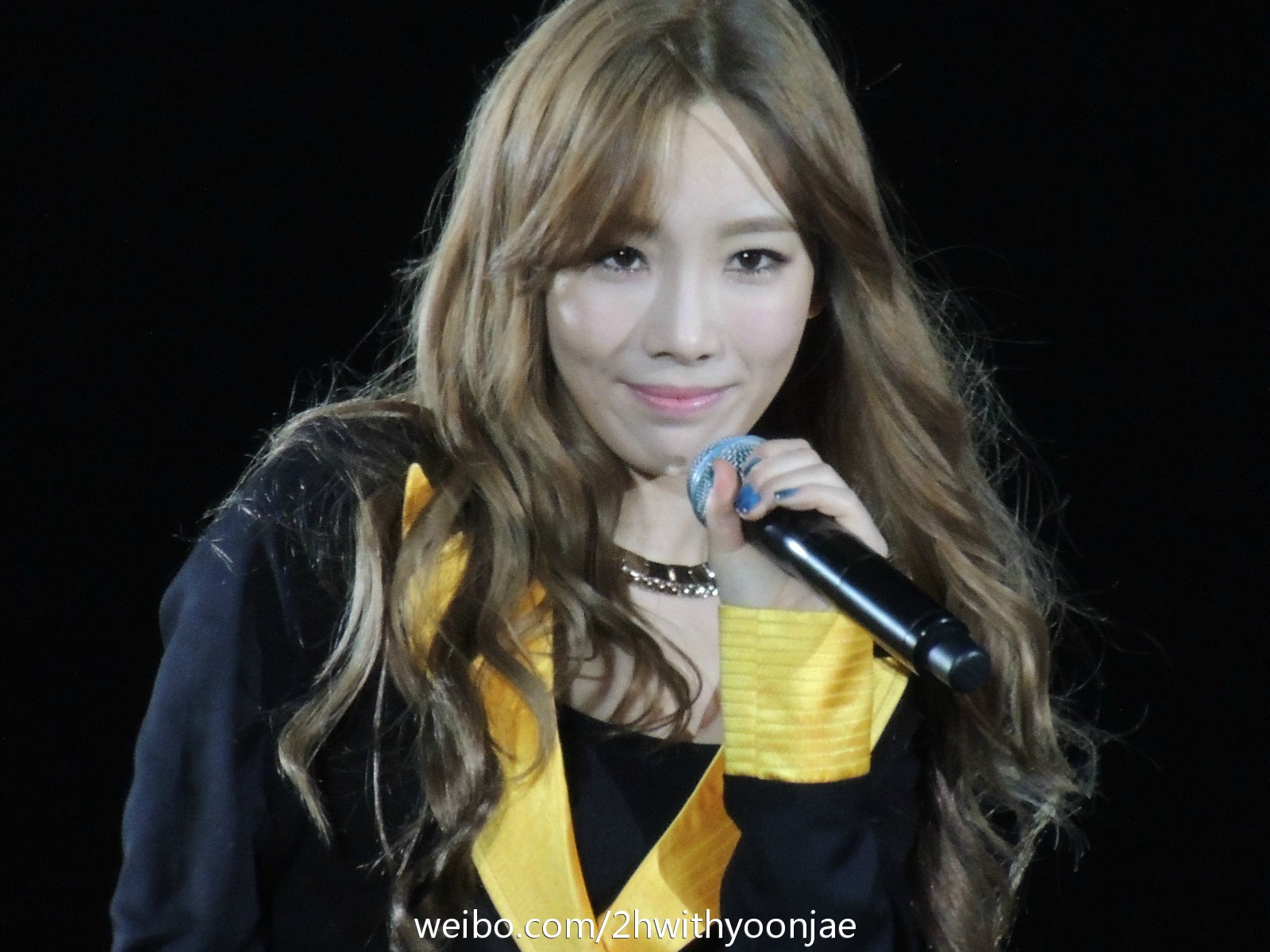 [PIC][17-10-2014]SNSD khởi hành đi Thượng Hải – Trung Quốc để tham dự "SMTOWN LIVE WORLD TOUR IV IN SHANGHAI" vào tối nay - Page 9 7007da69gw1elgitnl6ocj218g0xcwmt