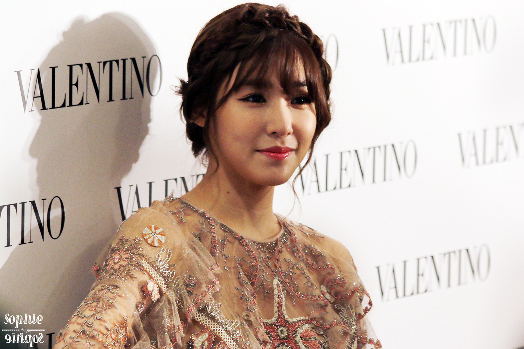 [PIC][04-02-2015]Tiffany khởi hành đi Hồng Kông để tham dự sự kện "Valentino Flagship Grand Opening" vào trưa nay - Page 3 712b4464jw1eoyyzjvqvbj21e00xch91