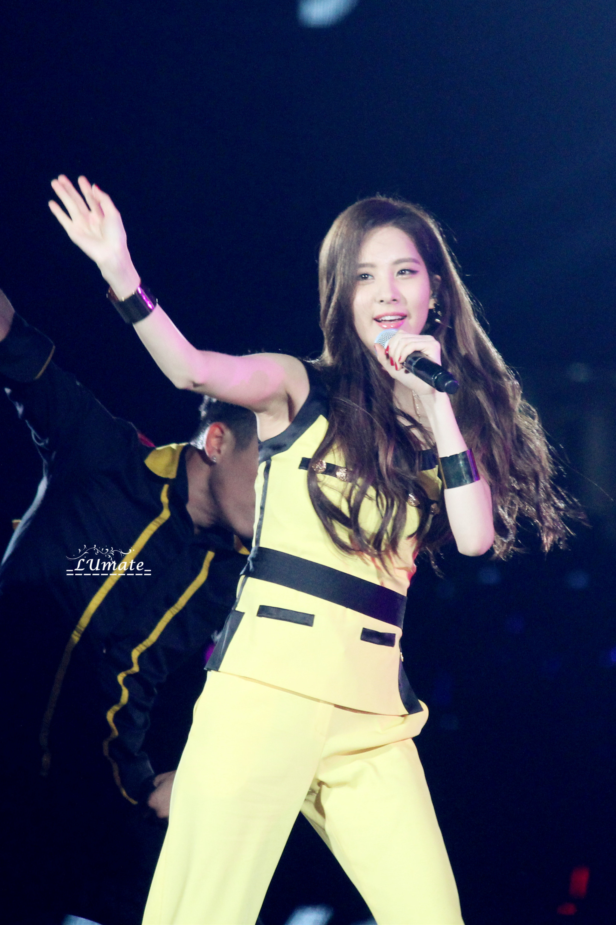 [PIC][17-10-2014]SNSD khởi hành đi Thượng Hải – Trung Quốc để tham dự "SMTOWN LIVE WORLD TOUR IV IN SHANGHAI" vào tối nay - Page 9 75089955jw1elmj176nq0j21kw2dc4qp