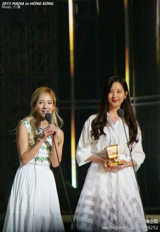 [PIC][22-11-2013]SeoHyun và HyoYeon khởi hành đi Hồng Kông để tham dự "2013 Mnet Asian Music Awards" vào sáng nay - Page 3 7a5fcef4gw1eaw05wo07xj20fc0m878u