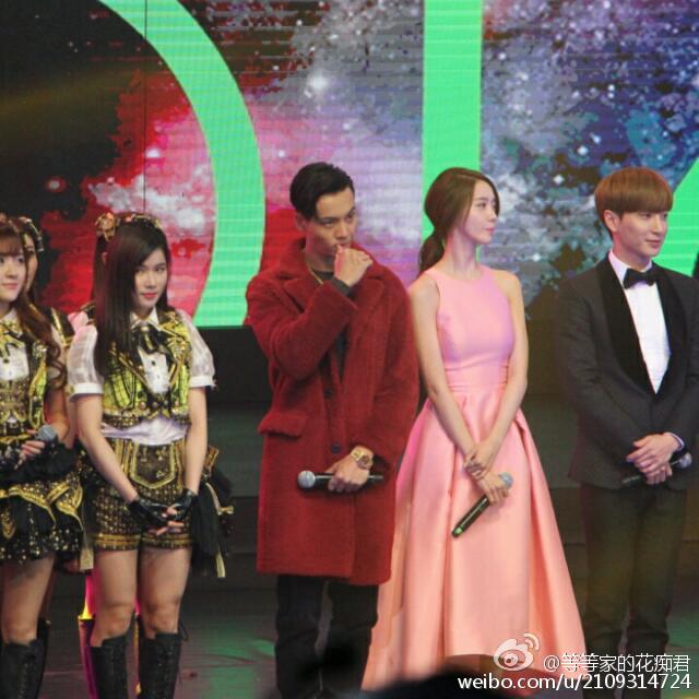 [PIC][05-12-2015]YoonA khởi hành đi Trung Quốc để tham dự "2016 iQiYi Concert 'ALL-STAR CARNIVAL'" vào sáng nay - Page 2 7db996a4jw1eyp8xtd48kj20hs0hs0u2