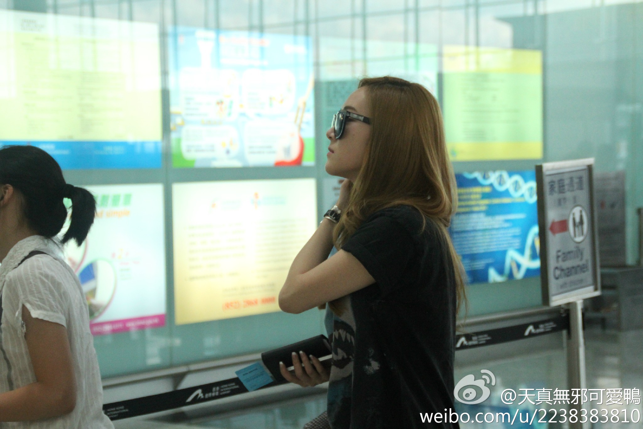 [PIC][04-07-2013]Jessica trở về Hàn Quốc vào chiều nay 856b06c2gw1e6au8dmz79j21kw11xaks