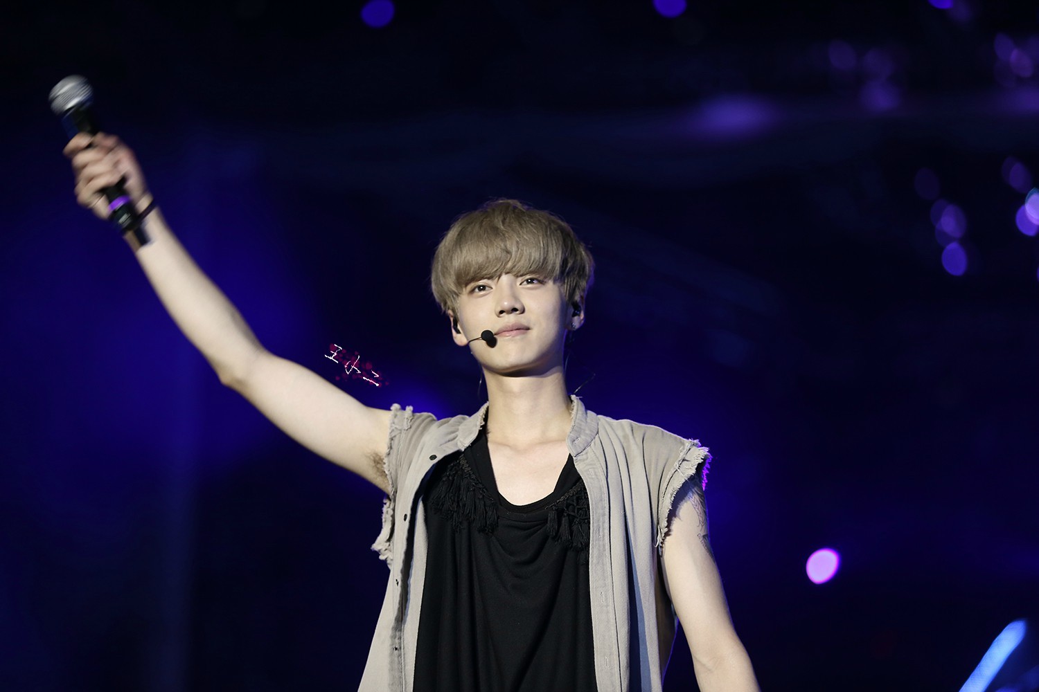 [FANTAKEN] 140727 EXO Concert "The Lost Planet" in Changsha [116P] 8a7c4f4djw1eitn6g3n52j215o0rswhz