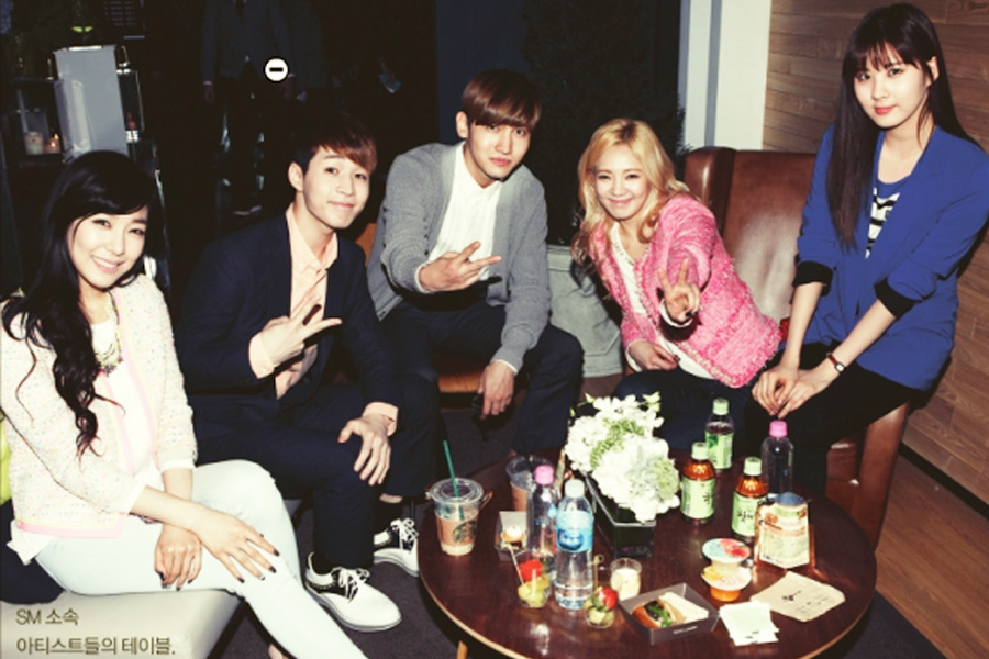 [PIC][23-03-2013]Selca của Tiffany - HyoYeon - SeoHyun - Max Changmin & Henry tại hậu trường buổi công chiếu bộ phim "G.I.JOE2" 97ee5a38gw1e2zl7p69qyj