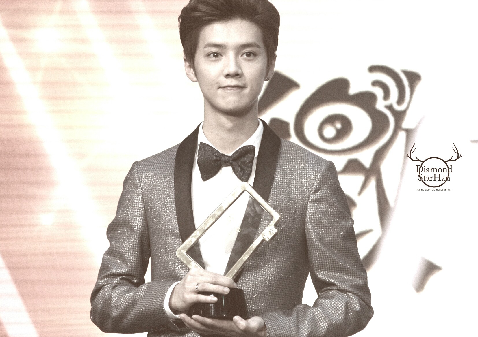 [FANTAKEN] 150115 2014 Weibo Awards Night [100P] A2799ed3jw1eobfd1qws8j219y0wh48n