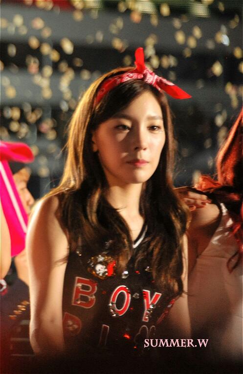 [PIC][01-09-2013]Hình ảnh mới nhất từ "Incheon Korean Music Wave 2013" của SNSD và MC YulTi vào tối nay - Page 2 A2be6f0ejw1e88ifxncehj20dt0l8t9z