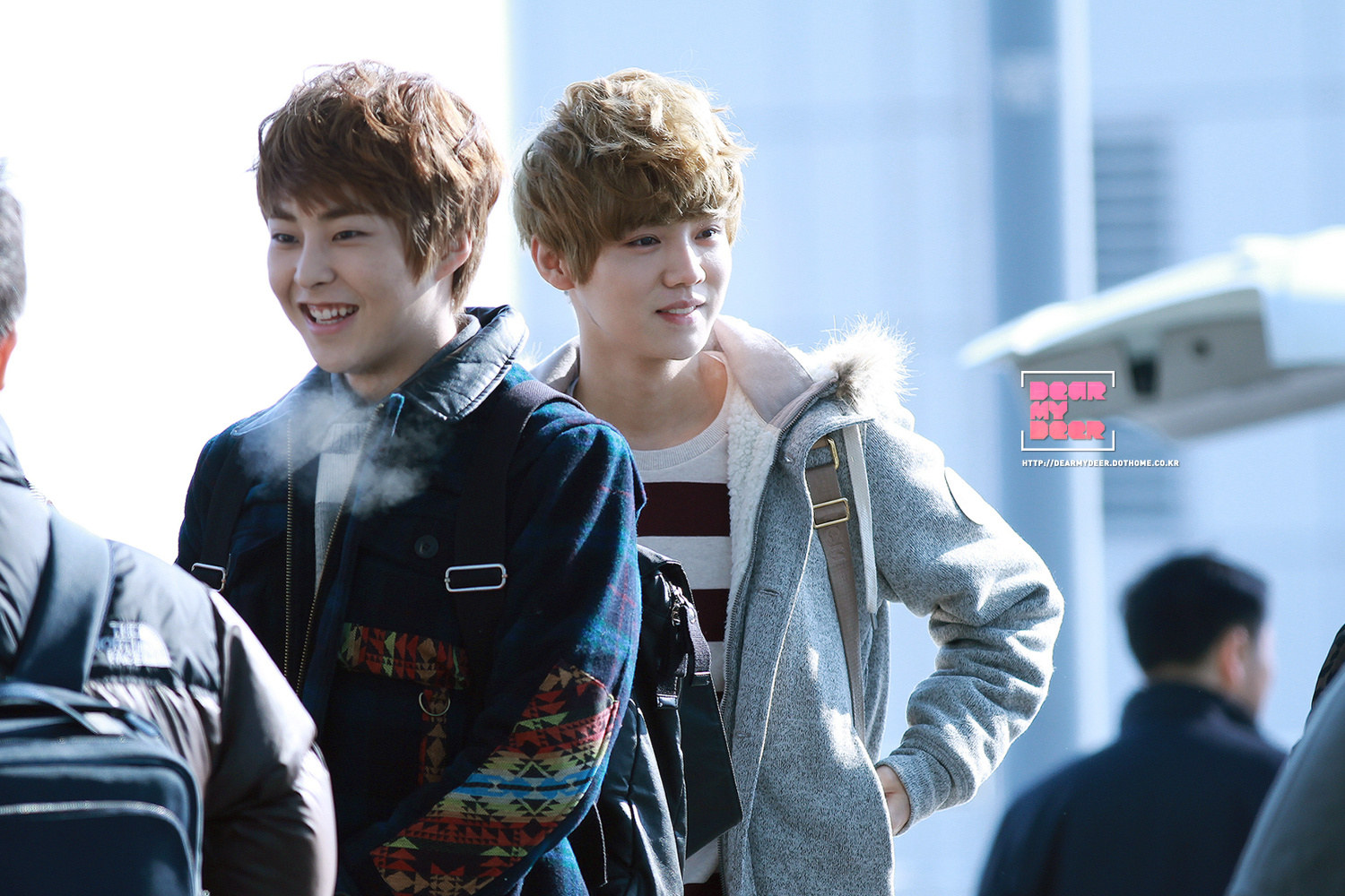 [Fantaken] 081212 EXO M XiuMin @ Incheon + Beijing Airport A2d4026cgw1dzntz7yi0lj