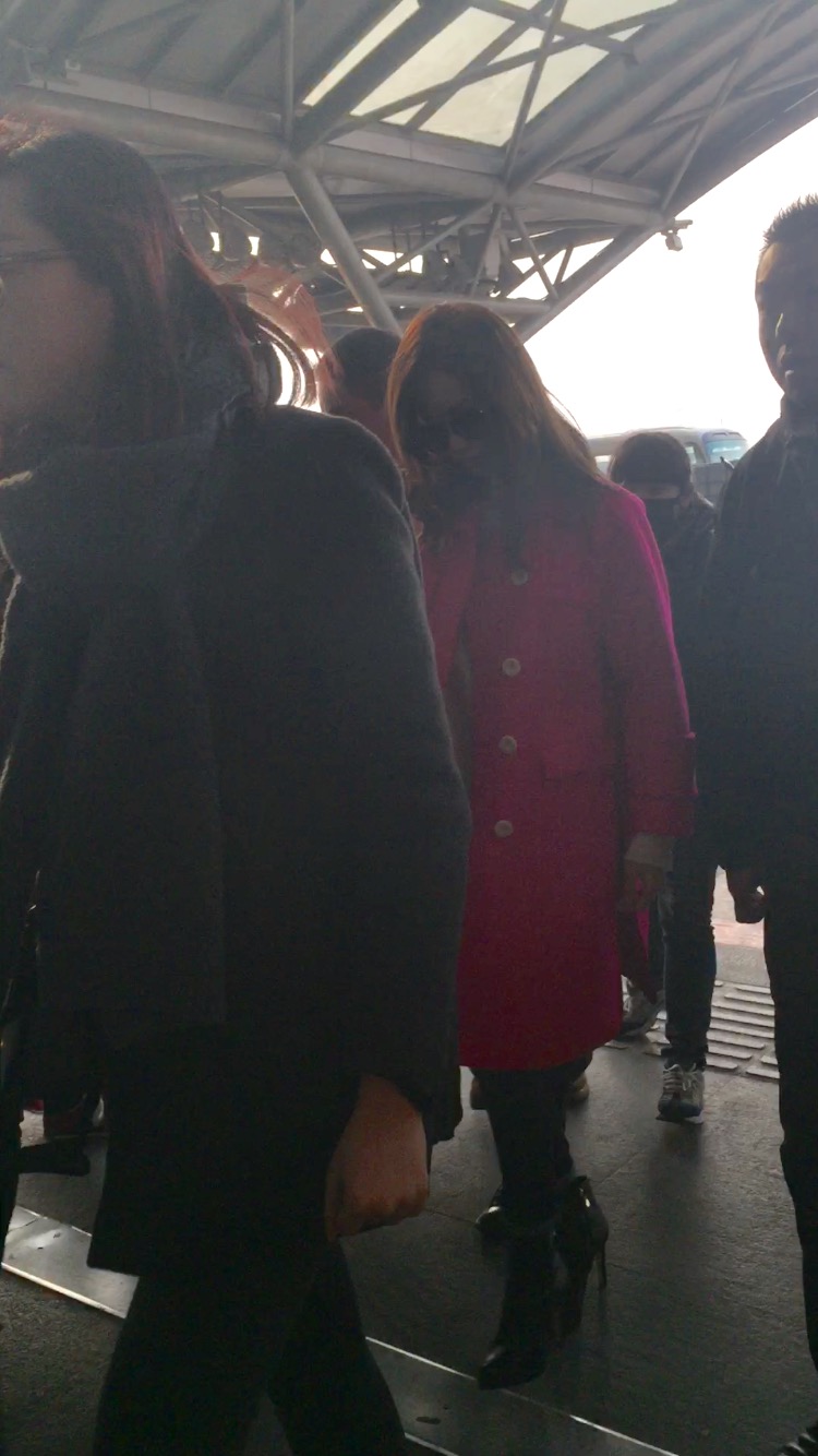 [PIC][06-12-2015]YoonA trở về Hàn Quốc vào chiều nay A746aab2jw1eypvneiq25j20ku112tcm