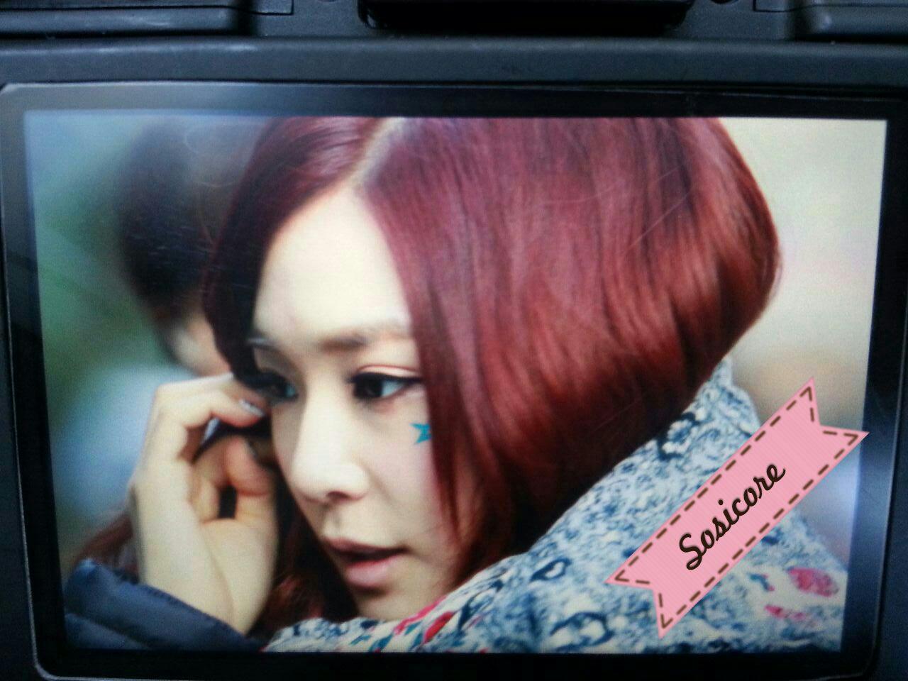 [PIC][04-01-2013]SNSD tại toà nhà KBS để ghi hình cho chương trình "Music Bank" chiều nay A8f6f66ejw1e0h8duzil0j