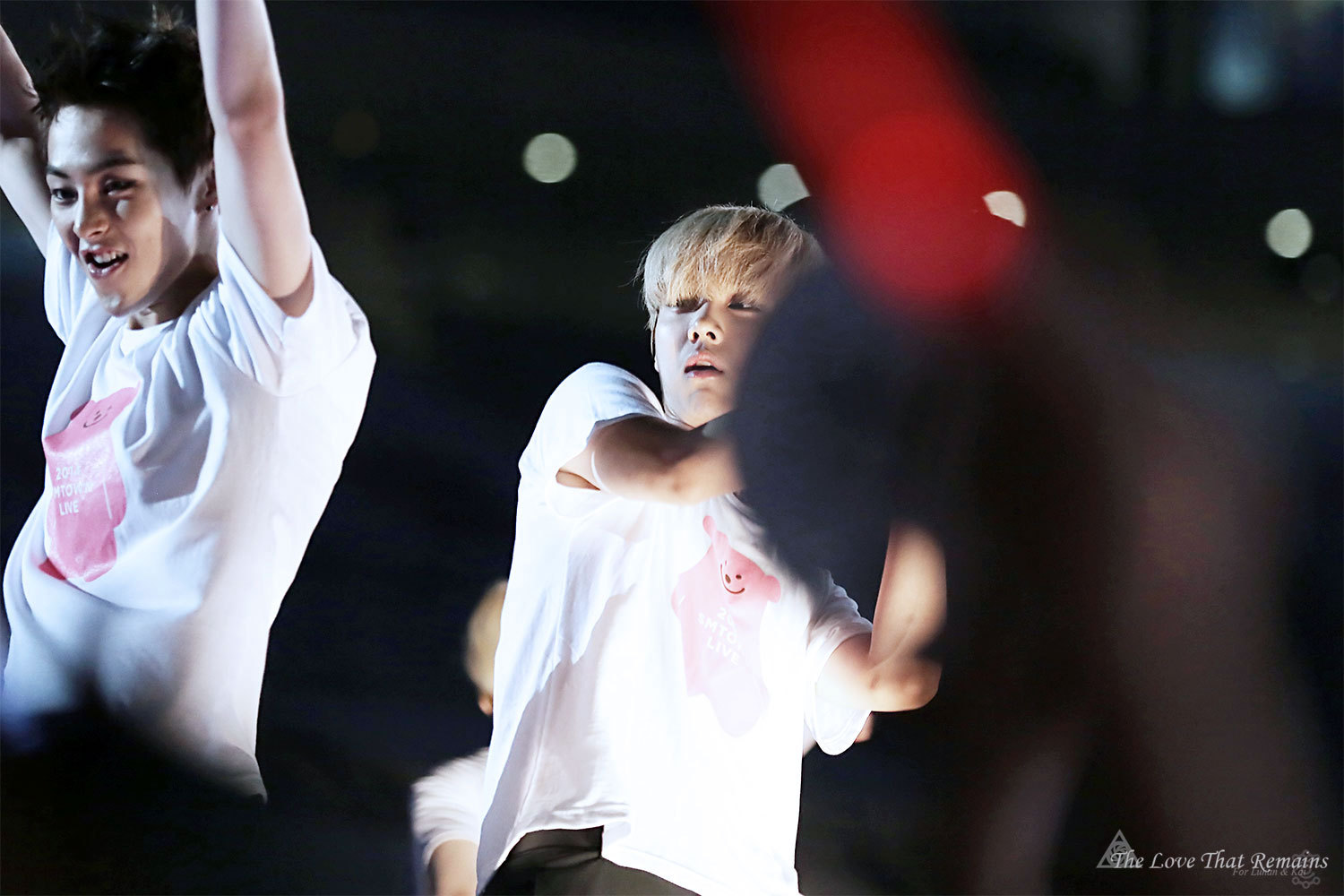 [FANTAKEN] 140815 SMTOWN Live World Tour IV in Seoul [103P] B5cc5e26gw1ejeyz4guykj215o0rsq7u