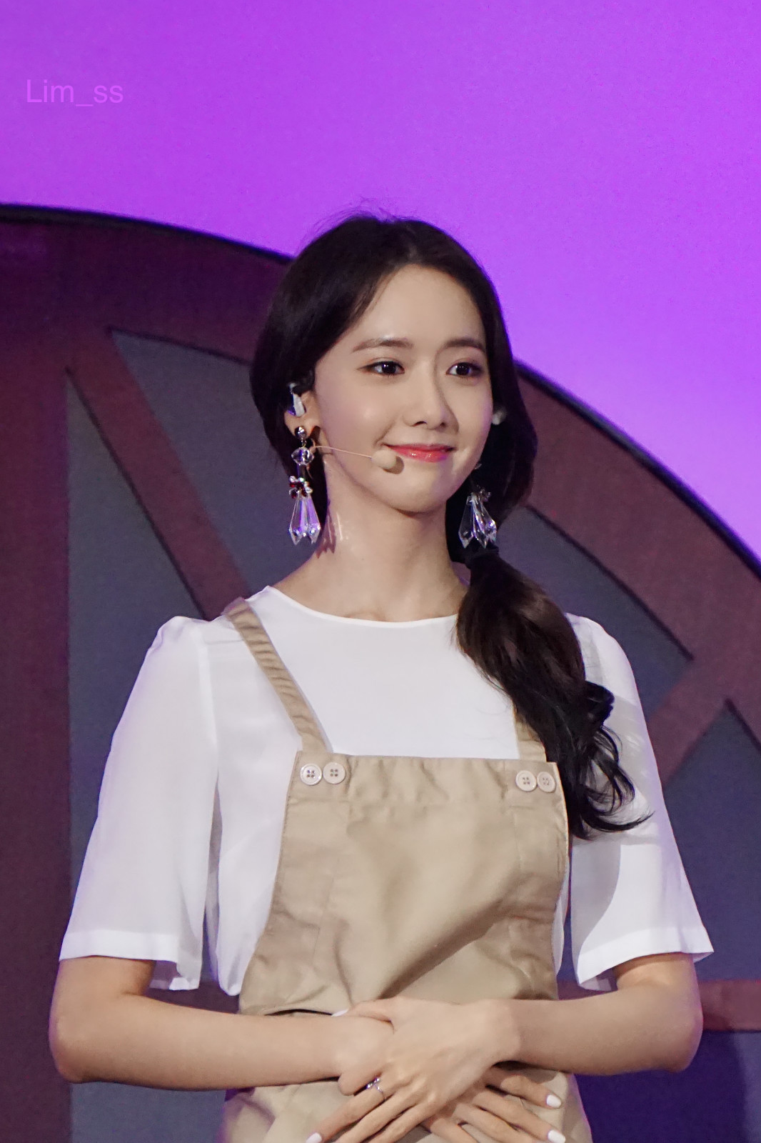 [PIC][24-06-2016]YoonA khởi hành đi Bắc Kinh - Trung Quốc để tham dự "2016 YoonA 1st Fanmeet - BLOSSOM in Beijing" vào sáng nay - Page 3 B8614963jw1f58hzrb0vkj20tm18gjz2