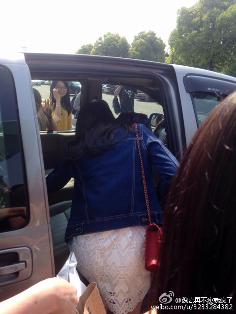 [PIC][28-04-2015]YoonA khởi hành đi Trung Quốc vào trưa nay C0b8011ejw1erl9v1q8zgj20dc0hsmyy