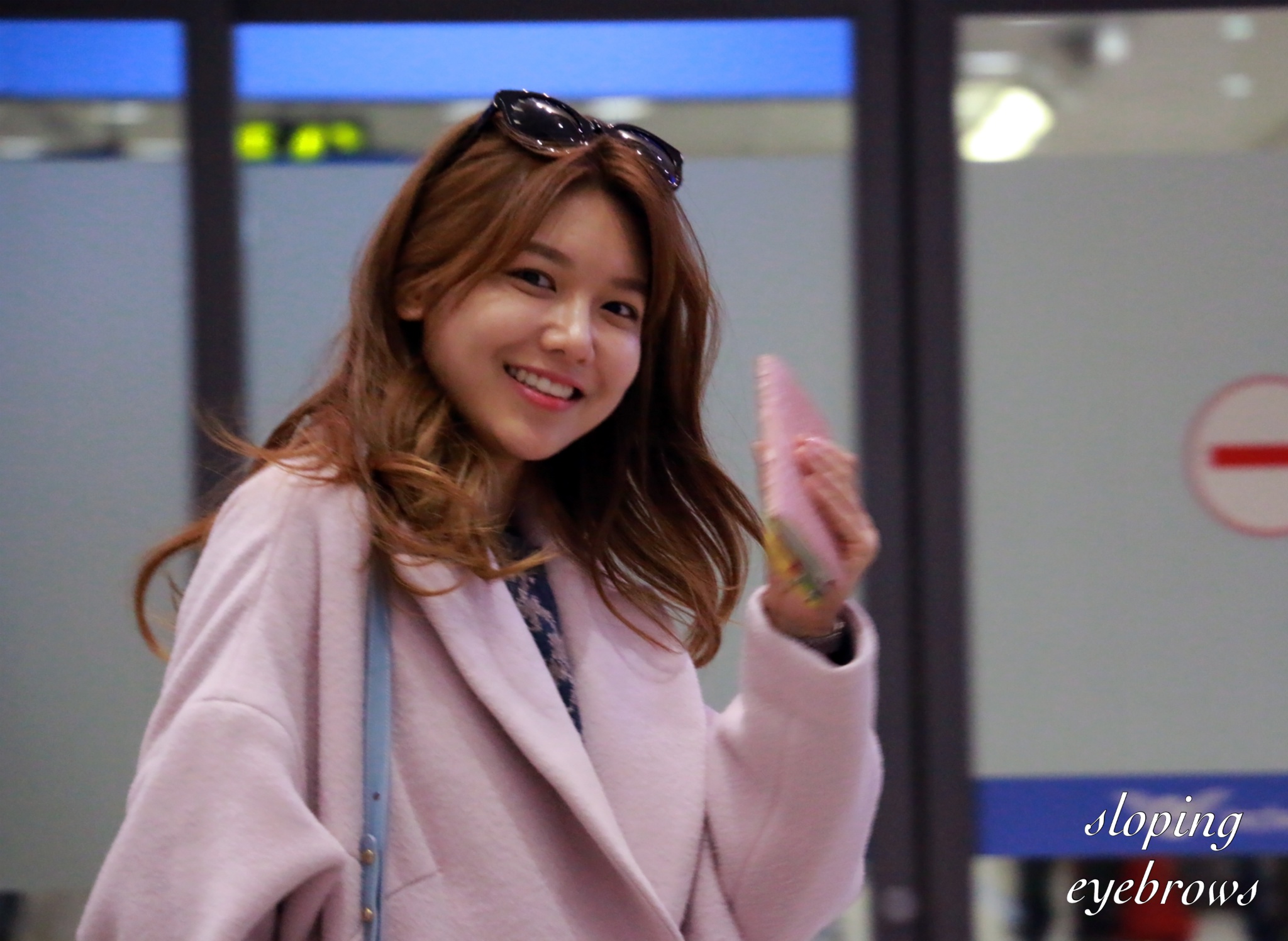 [PIC][06-02-2015]Tiffany và SooYoung trở về Hàn Quốc vào sáng sớm nay D3ed1f09jw1ep2a9dnk5vj21kw15kwtk