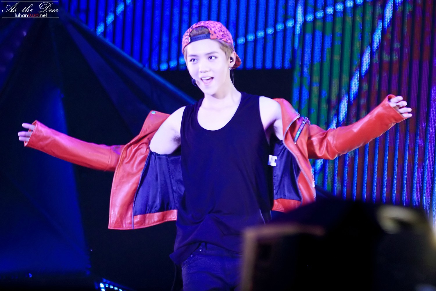 [FANTAKEN] 140705 EXO Concert "The Lost Planet" in Chengdu [150P] Ec027dbcgw1ei4nvxu5wej215o0rs10b