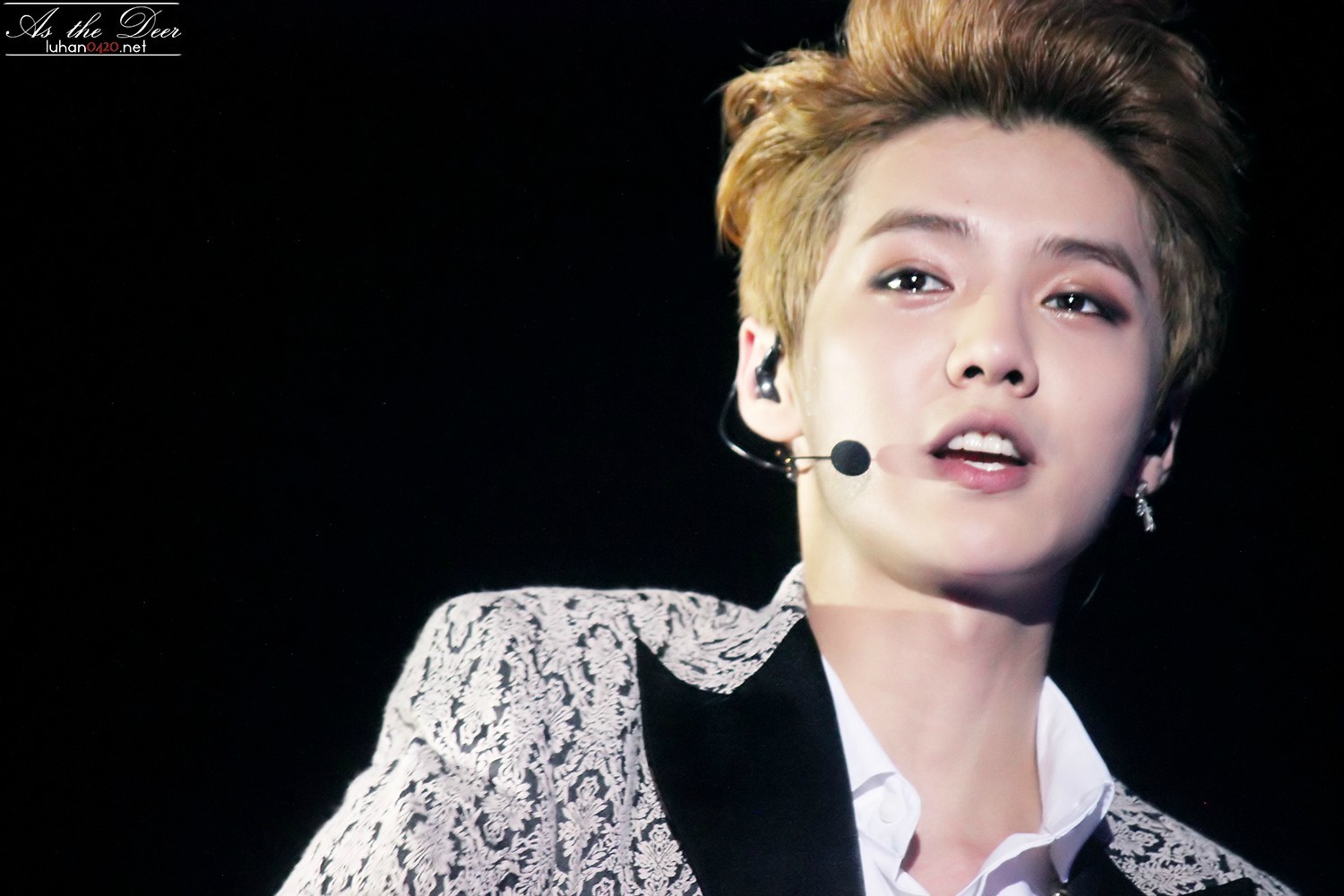 [FANTAKEN] 140705 EXO Concert "The Lost Planet" in Chengdu [150P] Ec027dbcgw1ei4nw119qoj215o0rs43p