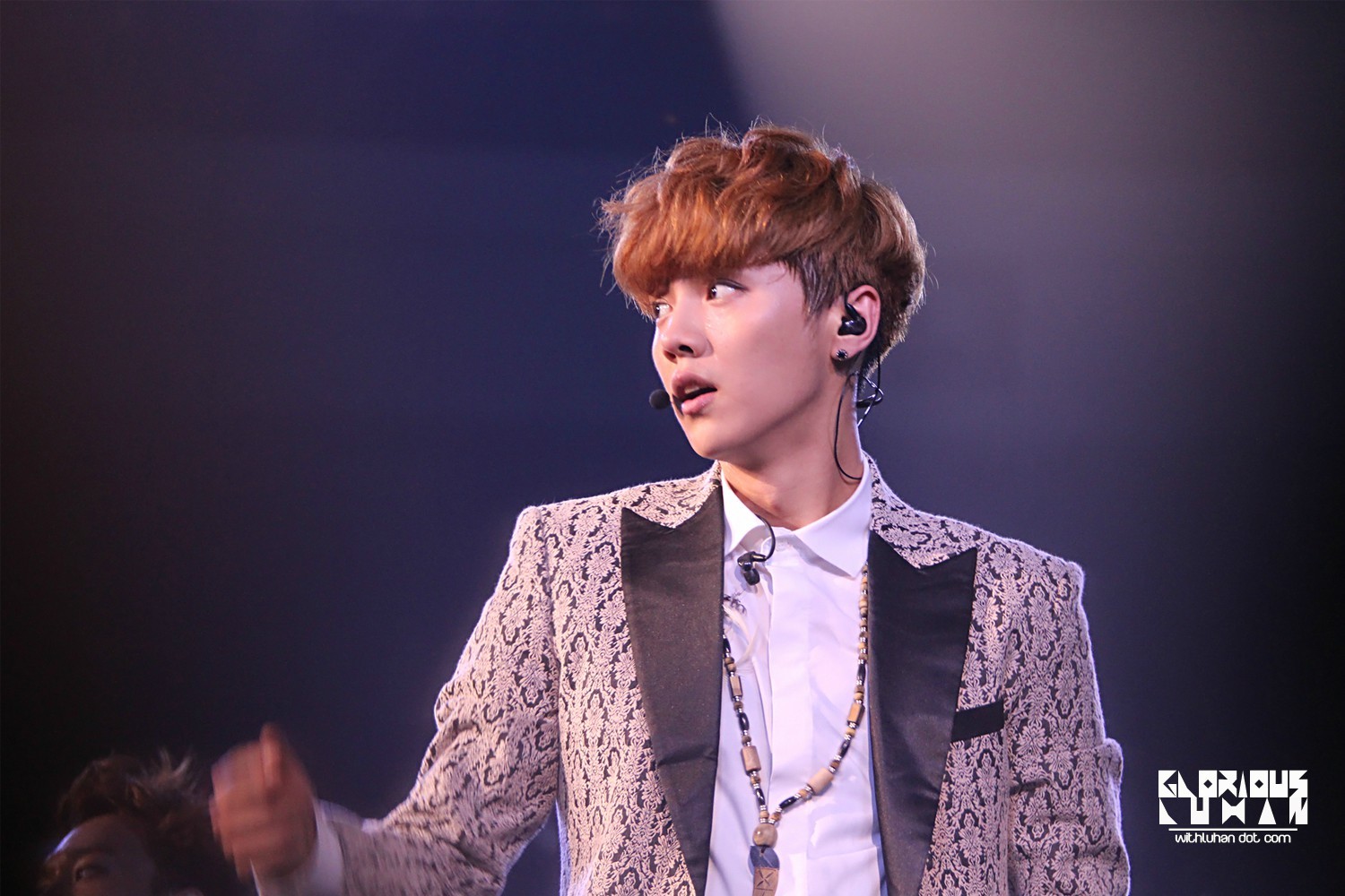 [FANTAKEN] 140711 EXO Concert "The Lost Planet" in Taipei - Day 1 [34P] Ec439351gw1ei9bxil6x5j215o0rs45e