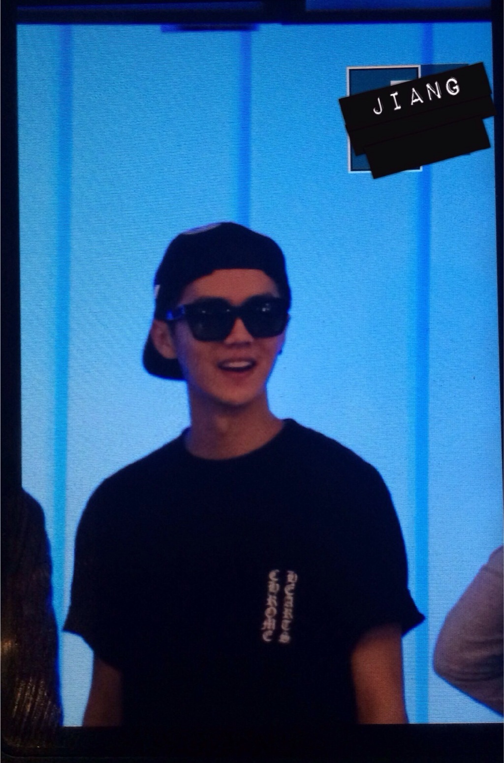 [PREVIEW] 140502 LAX -Arrival [4P] 5e3c90e2jw1efzl6y6ajtj20te18g12j