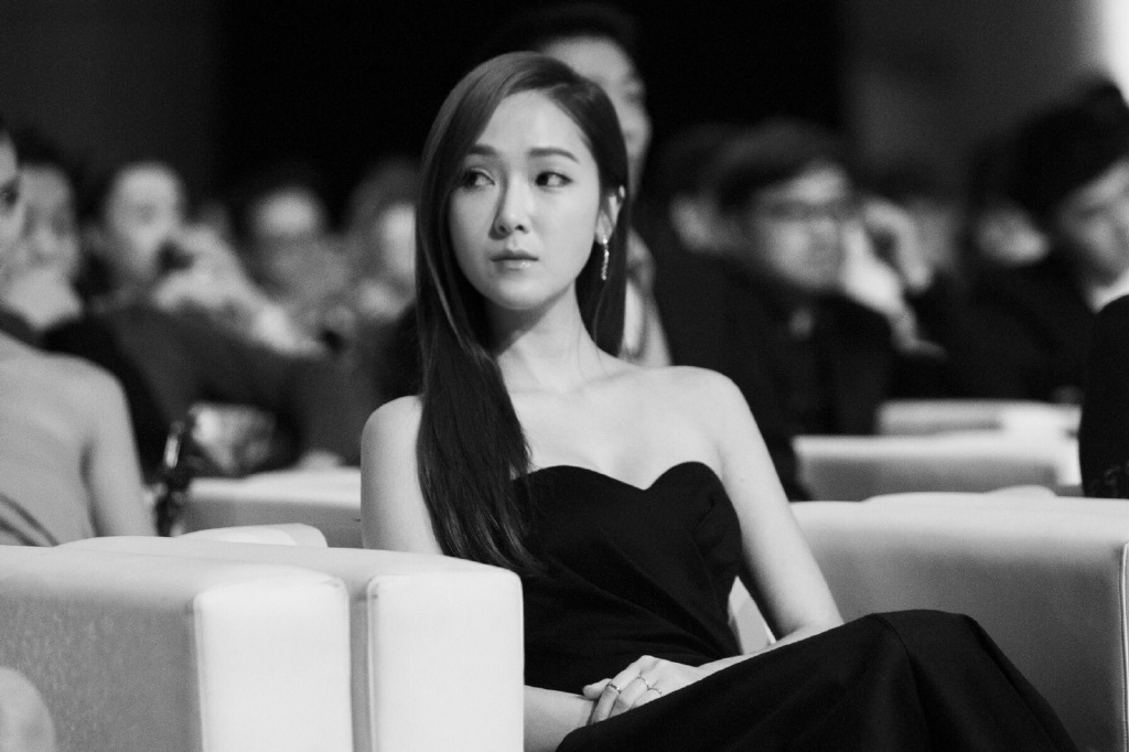 [PIC][23-12-2014]Jessica khởi hành đi Bắc Kinh để tham dự "Sohu Fashion Awards" vào sáng nay E6319449jw1enm97jkmx5j218g0tlwo9