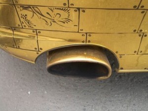Masina placata cu aur, surprinsa in Rusia 0p50jcedso