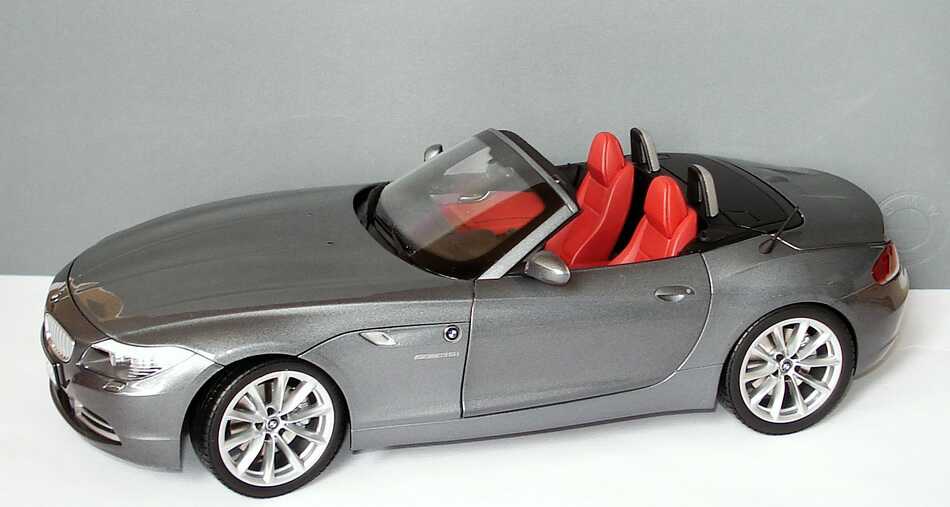 Novedades Kyosho 1zu18_BMW_Z4_Roadster_E89_spacegraumet_BMW_Kyosho_80432147085_17350_01