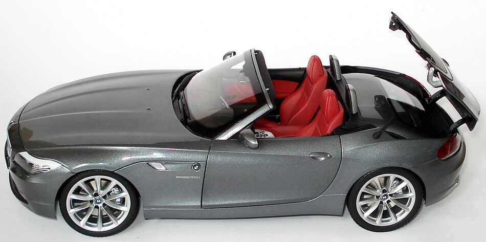 Novedades Kyosho 1zu18_BMW_Z4_Roadster_E89_spacegraumet_BMW_Kyosho_80432147085_17350_07