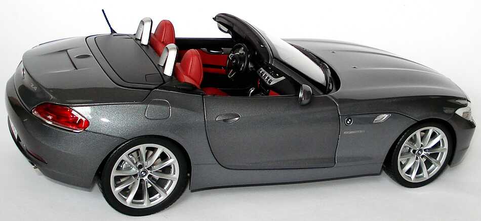 Novedades Kyosho 1zu18_BMW_Z4_Roadster_E89_spacegraumet_BMW_Kyosho_80432147085_17350_12