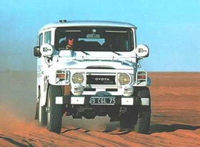 proto Koro et les toy du Dakar de 1979 a 198? 79LandcruiserBJs