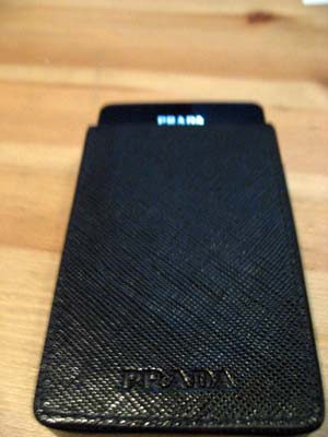 PRADA phone   (بس الي احبون التلفونات ) Prada0