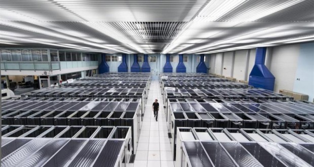 القدرات الحاسوبية في المركز الأوروبي للأبحاث النووية CERN Cern-servers-620x330