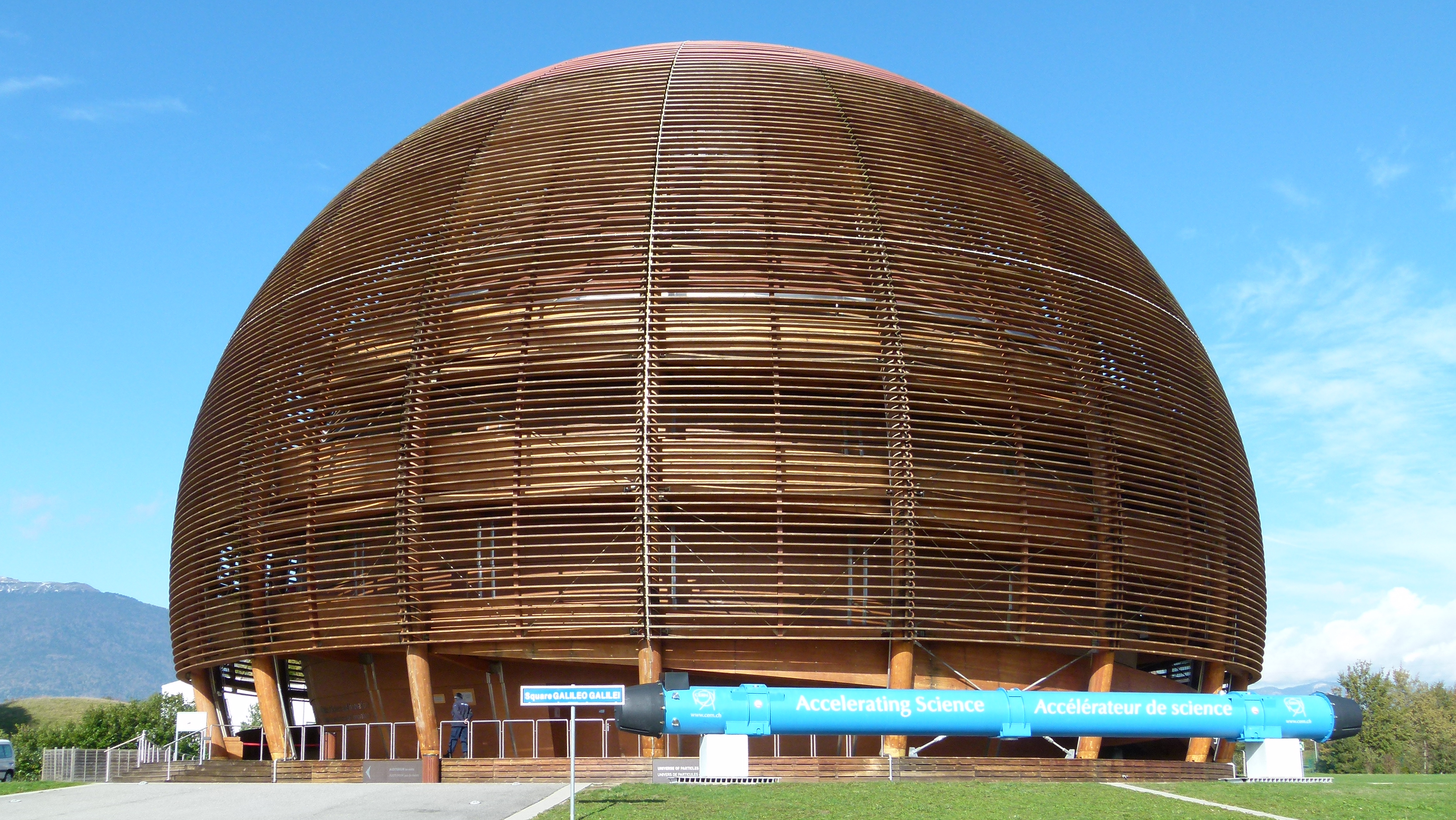 المركز الأوروبي للأبحاث النووية CERN CERN_Wooden_Dome_5