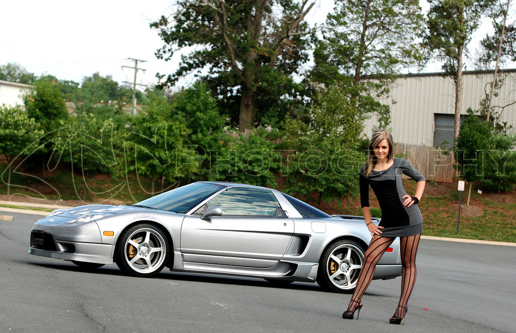 Poze Super Pictorial: Fetele iubesc supercarurile. Fetele iubesc Acura NSX! Super-pictorial-fetele-iubesc-supercarurile-4d605aae56a09576c-0-0-0-0-0