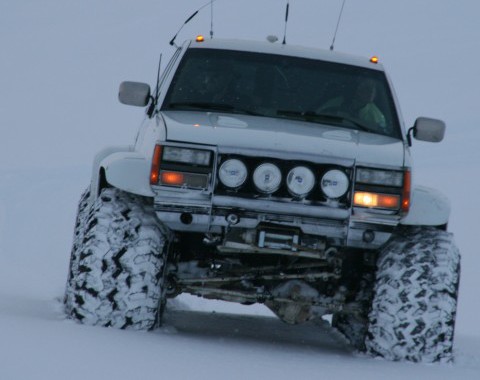 Nice car picture post - Page 31 Extreme-4x4