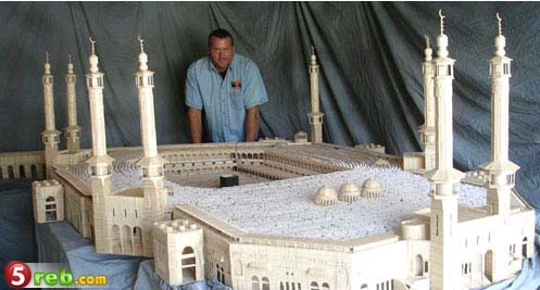 تحف فنية مصنوعة باستخدام 6 ملايين عود Mecca