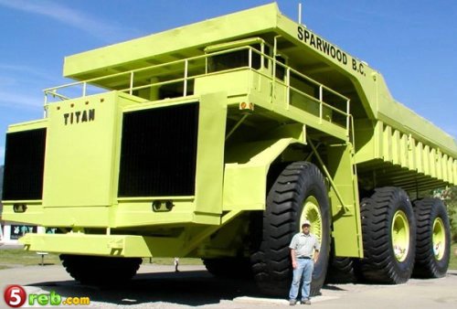 اكبر شاحنه في العالم شيء لا يصدق Gigantic-truck-001