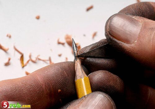 اعمال فنيه على رؤس الاقلام Pencilleadsculptures-2