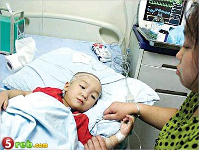 نجاة طفلة سقطت من الطابق ال 21 في الصين Senei