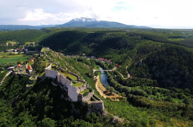 KAD HRVATI ZBORE !! ... Suljo i velikosrpske tlapnje                     Knin