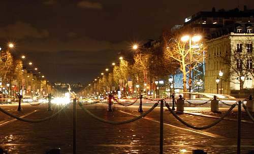  ارقى واشهر جادة في العالم “الشانزليزيه” Champs-elysees-ave