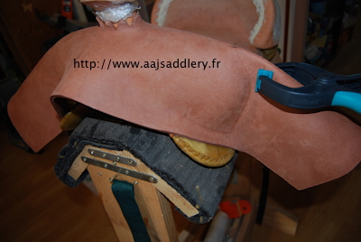 SELLE WESTERN - Les dessous de la fabrication d'une selle western (de qualité)  - Page 2 1_fit_3