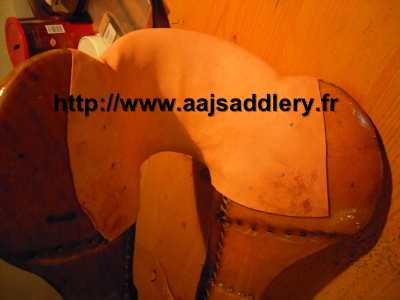 SELLE WESTERN - Les dessous de la fabrication d'une selle western (de qualité)  Dessous_gullet