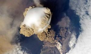 Proponen provocar erupciones volcánicas para bloquear el Sol Volcanes--300x180
