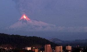 Alerta por actividad sísmica en dos volcanes chilenos Llaima%20erupcion--300x180