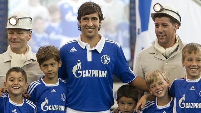 Arranca la Bundesliga 2010-2011 Raul-schalke04--644x362