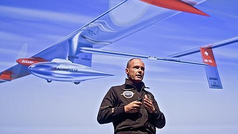 2013: Vuelta al mundo en un avión solar Mikel-ponce--478x270