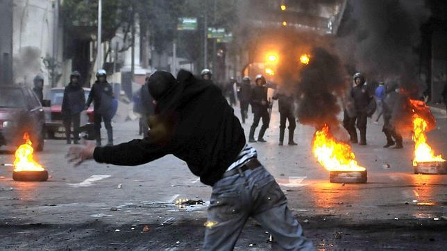 La policía egipcia cerca El Cairo por el 'día de la ira' Cairo--644x362