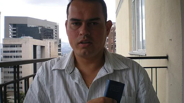El capitán Juan Carlos Nieto Quintero fue expulsado del Ejército venezolano por cuestionar la injerencia cubana y el apoyo a las FARC Juan%20CArlos%20NIeto%203--644x362