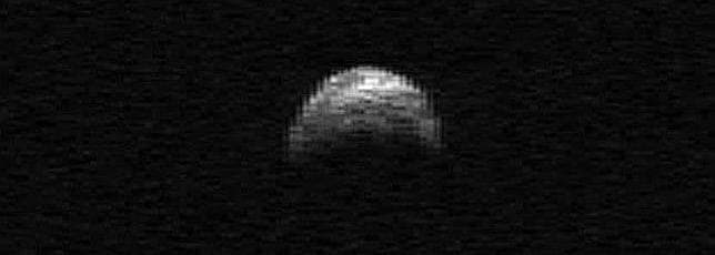 El Asteroide 2005 YU55 de 400 metros, nos visitará durante la noche de mañana a una distancia inferior a la que está la Luna Asteroide_nasa_dia8--644x230