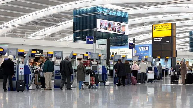 Heathrow se prepara para un día de caos por la huelga de funcionarios británicos Heathrow--644x362