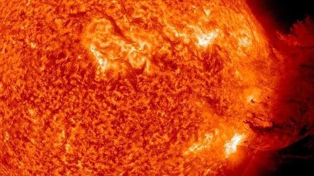 Europa advierte del riesgo «creciente» de una tormenta solar catastrófica Sun--644x362