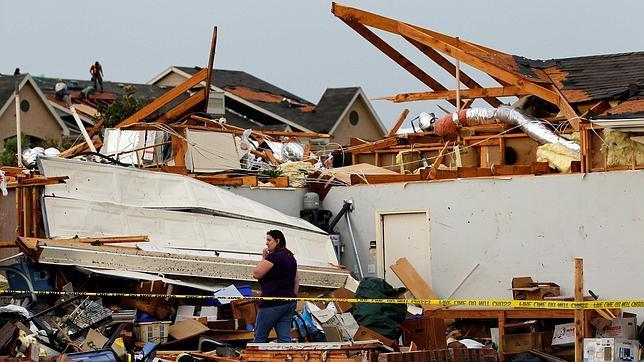 Centro de EE.UU. se prepara para una ola de tornados "potencialmente mortal" Tornado7--644x362